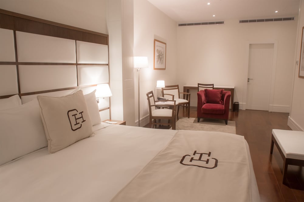 Junior Suite, 1 Queen Bed thumbnail 5