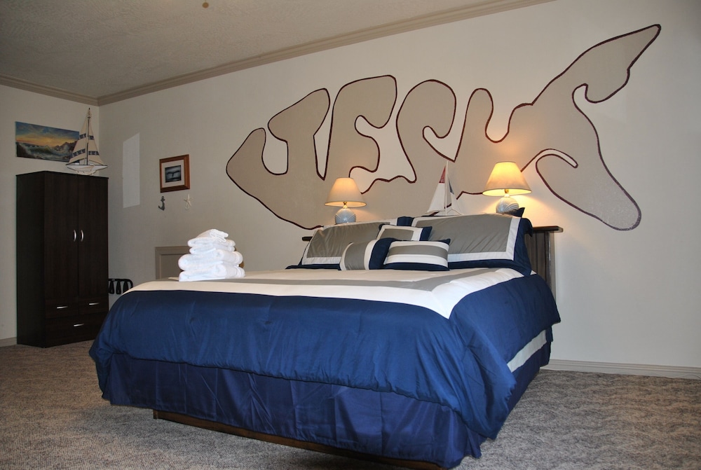 Deluxe Room, 1 King Bed, Shared Bathroom (M6 - The Lighthouse) photo 1