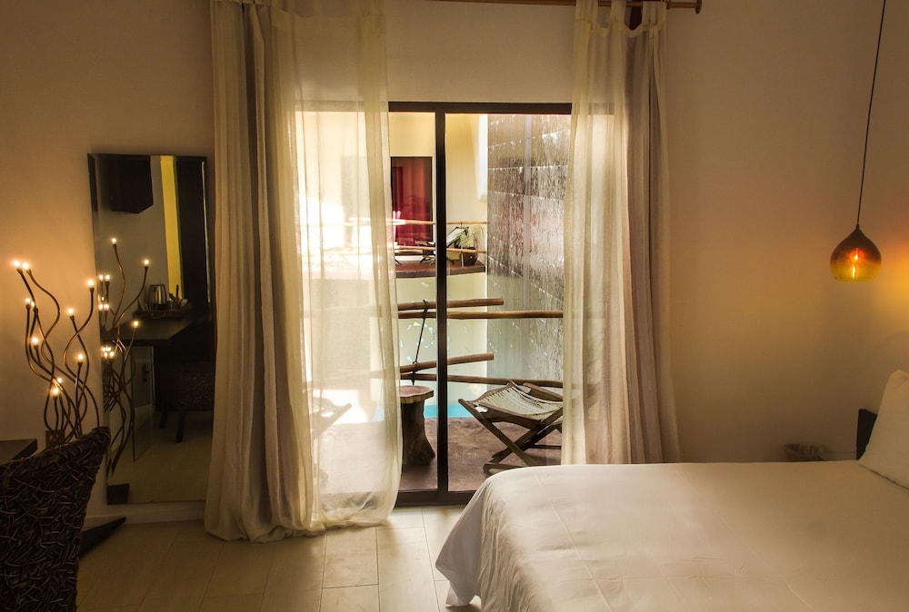 Deluxe Double Room, 1 King Bed, Pool View - Photo 1
