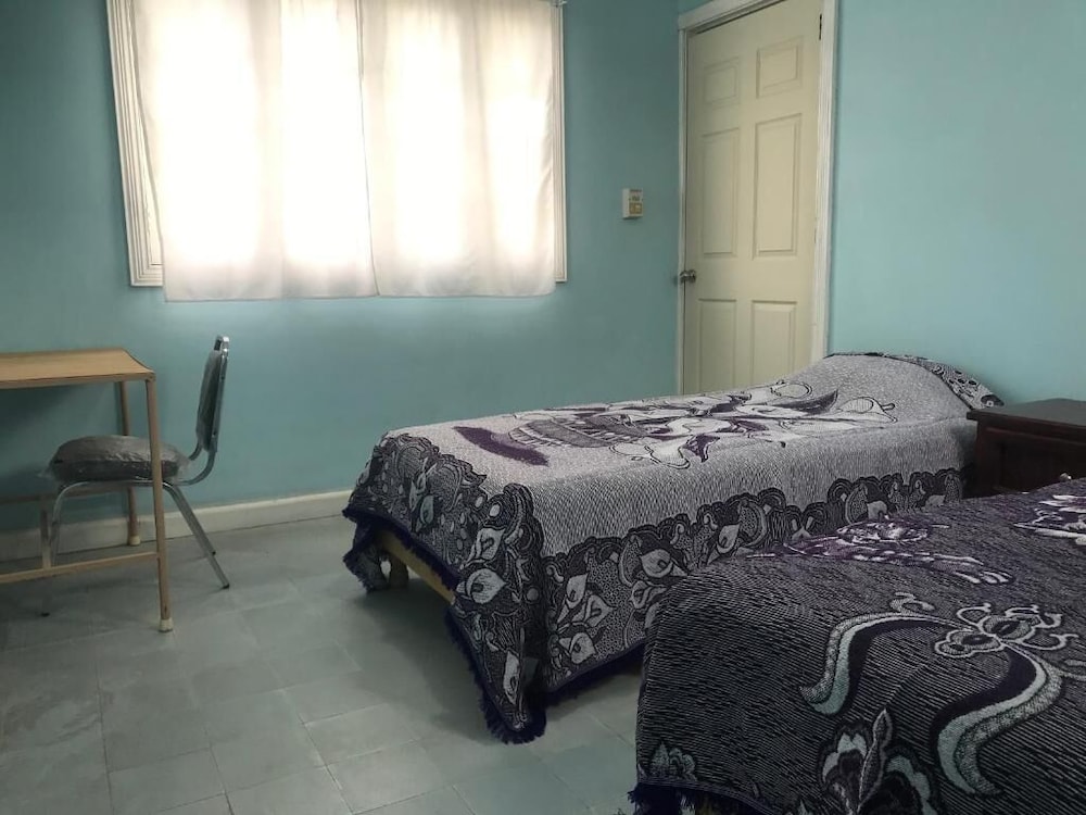 Economy Twin Room - Photo 6