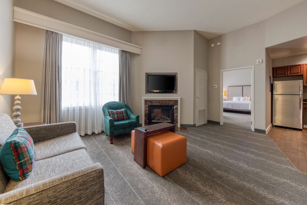 Suite, 1 King Bed, Non Smoking, Fireplace (Accessible Tub) - Photo 2