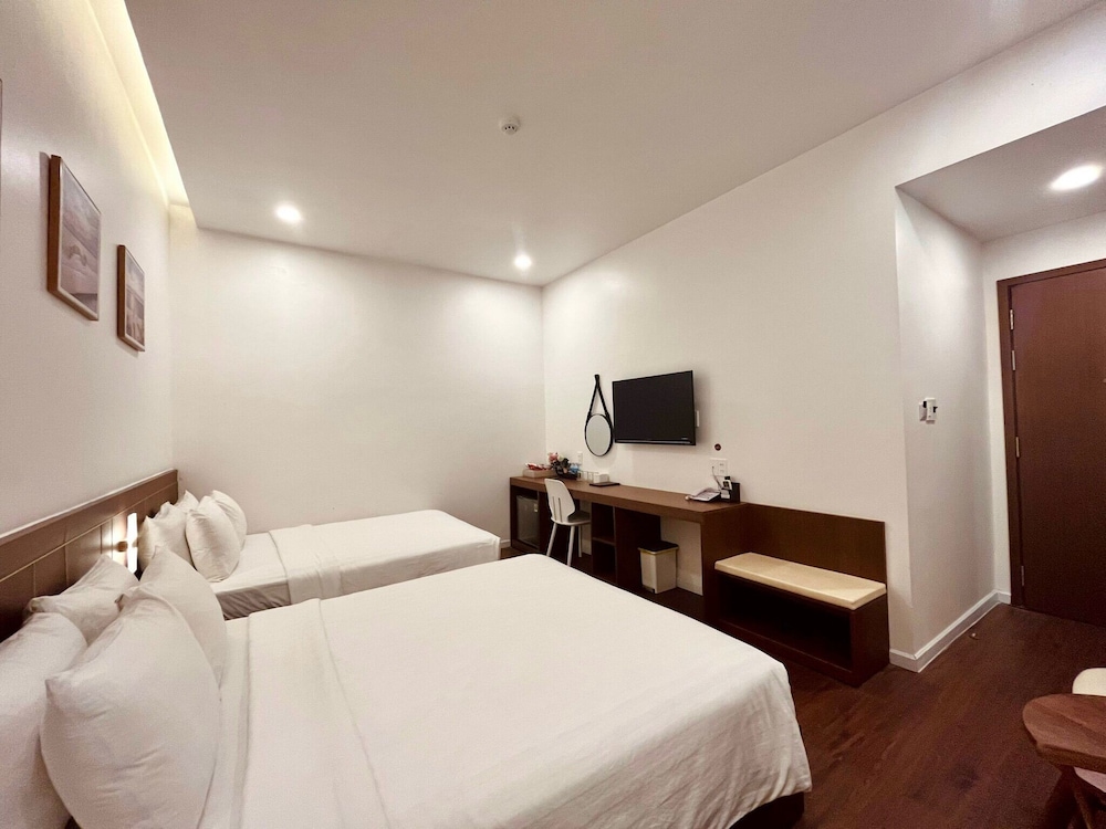 Superior Quadruple Room - Photo 12