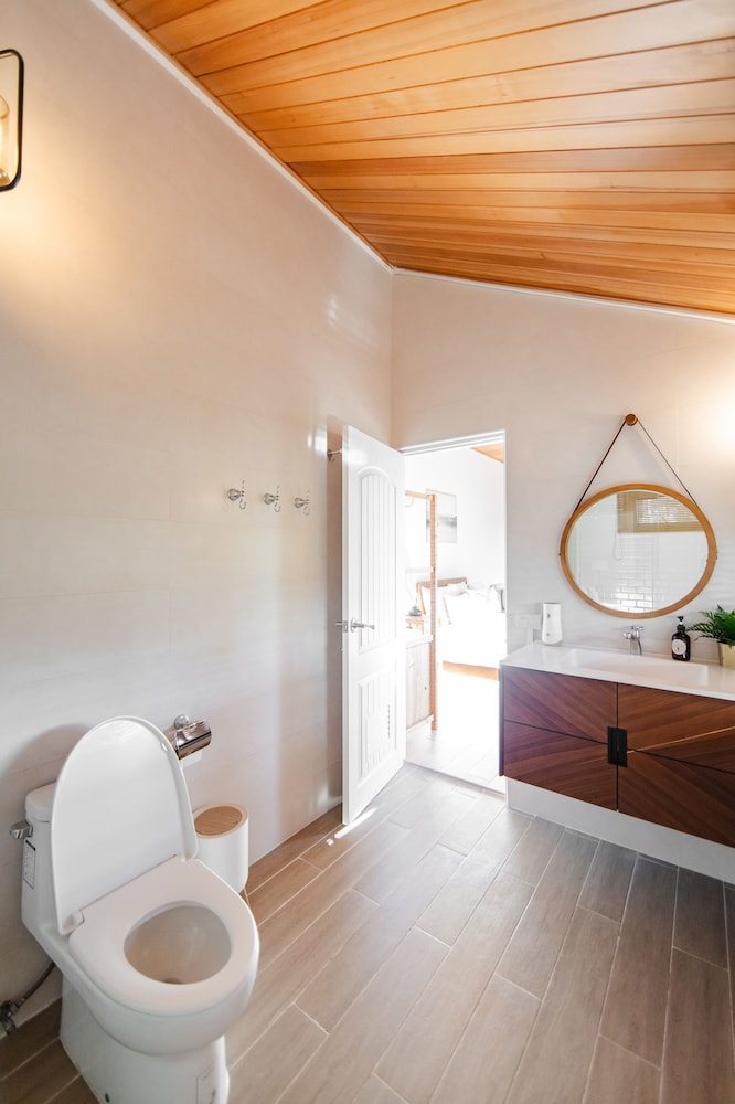 Two Bedroom Suite with Kitchen (Breakfast Included, Dinner Not Included) - Photo 23