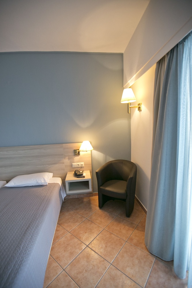 Double or Twin Room, City View photo 2