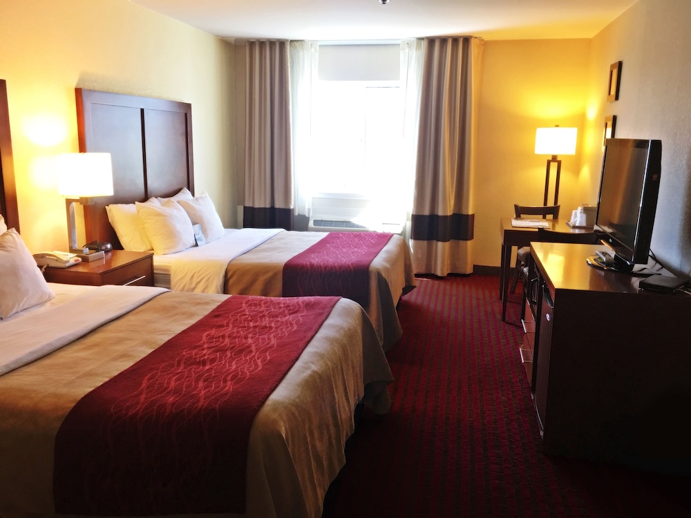 Standard Room, 2 Queen Beds, Non Smoking photo 3