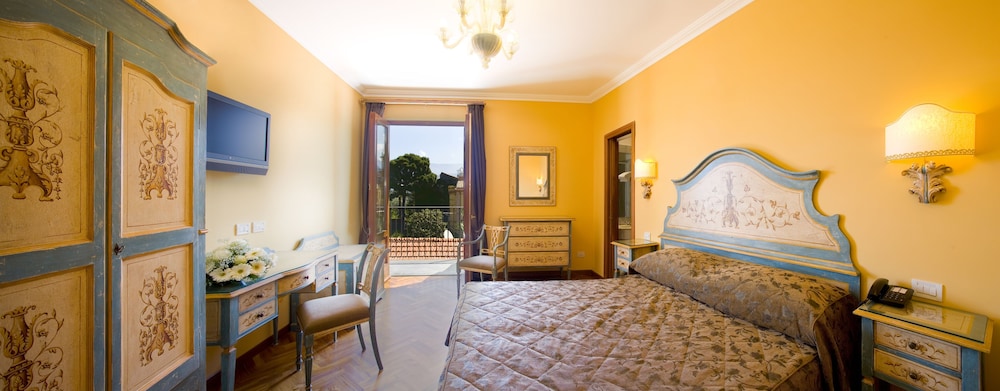 Deluxe Double or Twin Room, Sea View - Photo 1