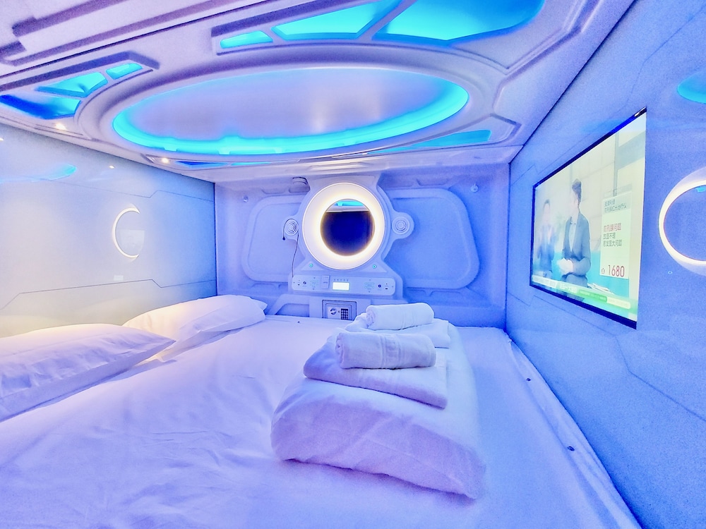 Club Suite, 2 Double Beds thumbnail 6
