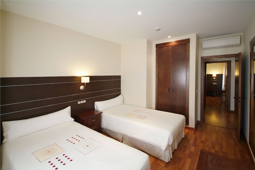 Apartment, 2 Bedrooms (For 2 adults and 2 children Up to 12 ) - Photo 3