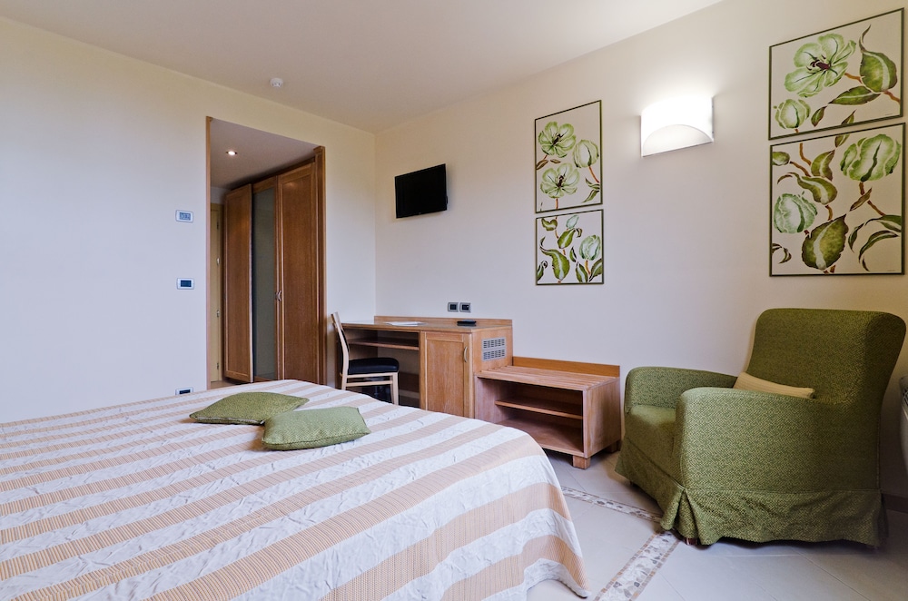 Superior Double Room - Photo 3