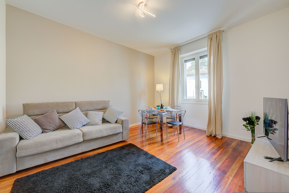 Apartment photo 1
