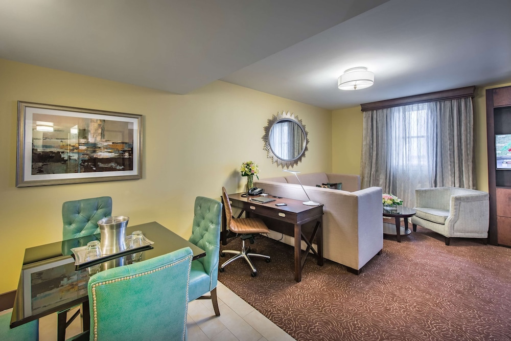 Junior Suite, 1 King Bed, River View photo 1