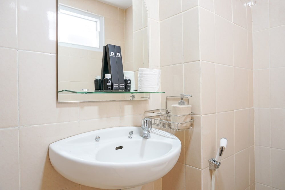 Room - Photo 20