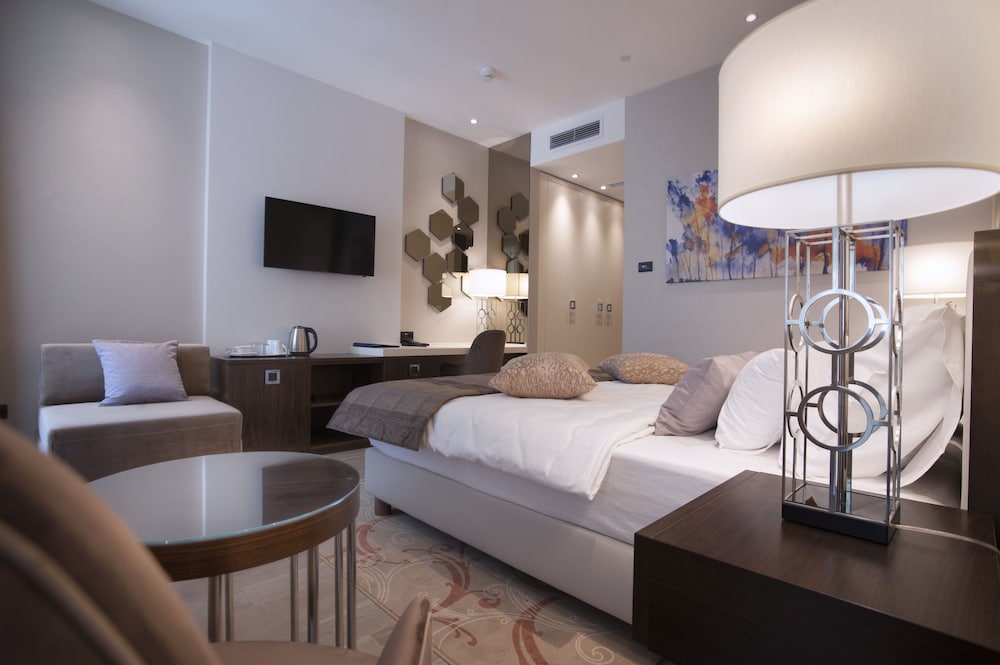 Double or Twin Room, Balcony, Mountainside