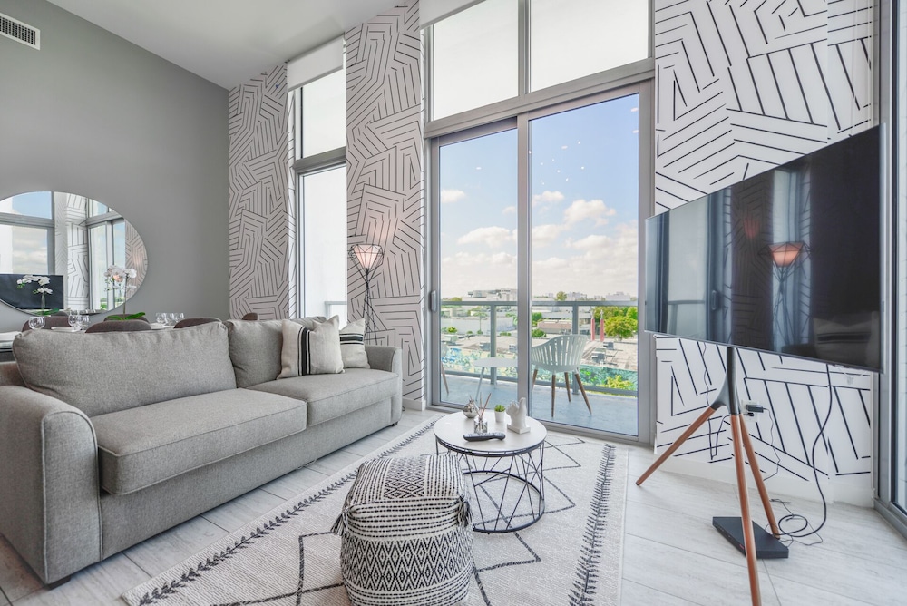Luxury Condo photo 1