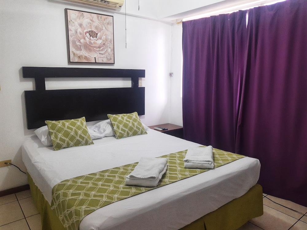 Family Apartment, 3 Bedrooms photo 2