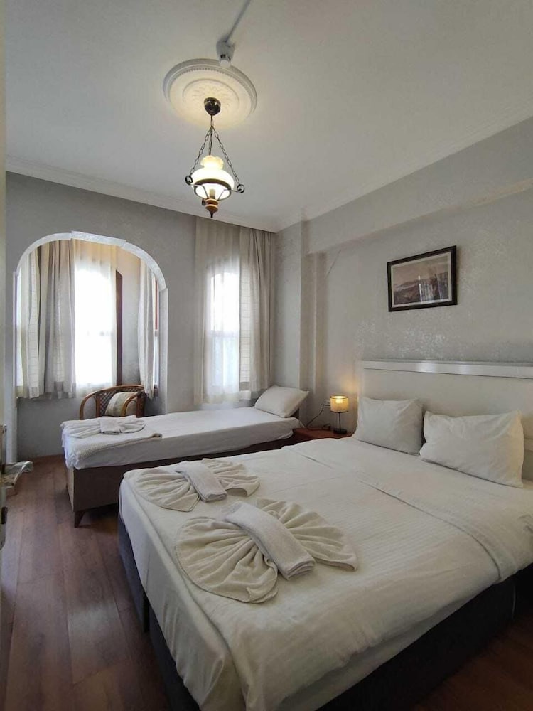 ANTIQUE Three bedroom Apartment photo 1