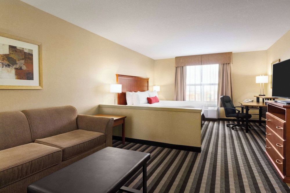 Suite, 1 King Bed with Sofa bed, Non Smoking - Photo 1