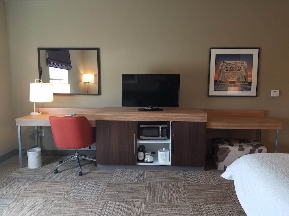 Room, 1 King Bed with Sofa bed, Accessible, Bathtub photo 2