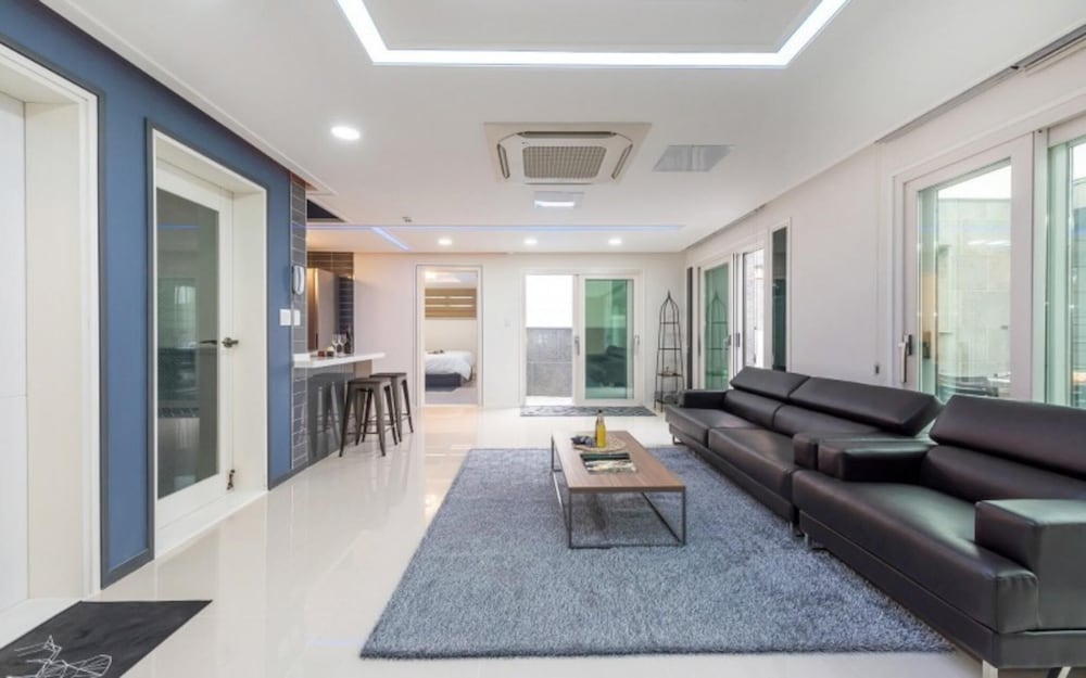 Room (C301 Poolvilla) - Photo 10