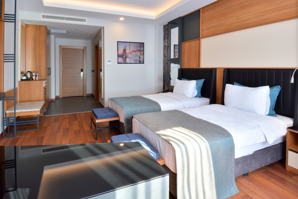 Standard Double or Twin Room photo 1