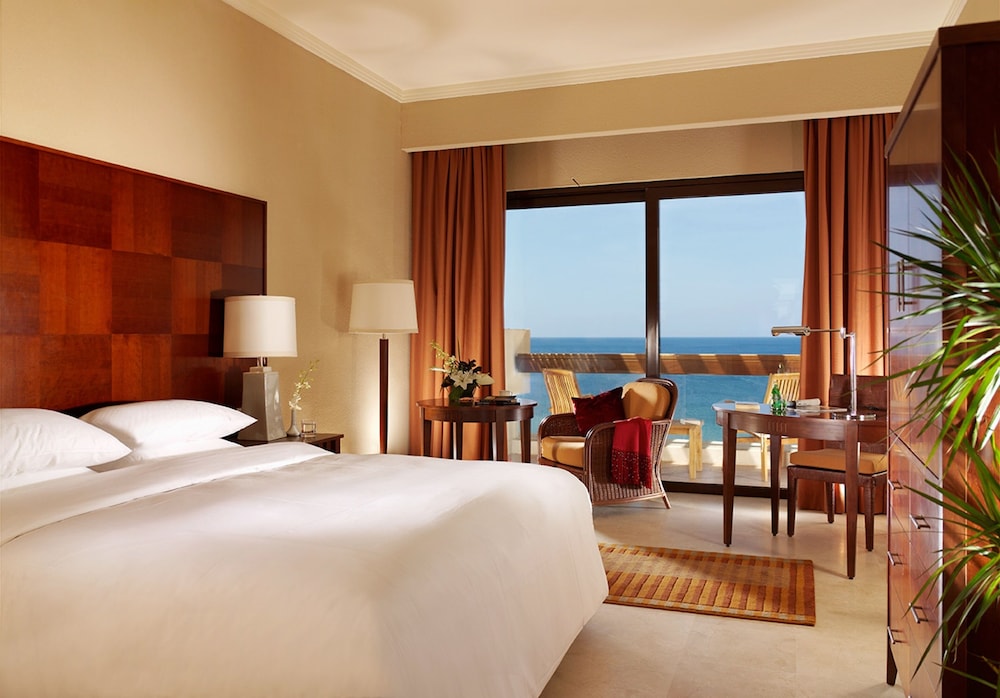 Premium Room, 1 King Bed, Sea View - Photo 4