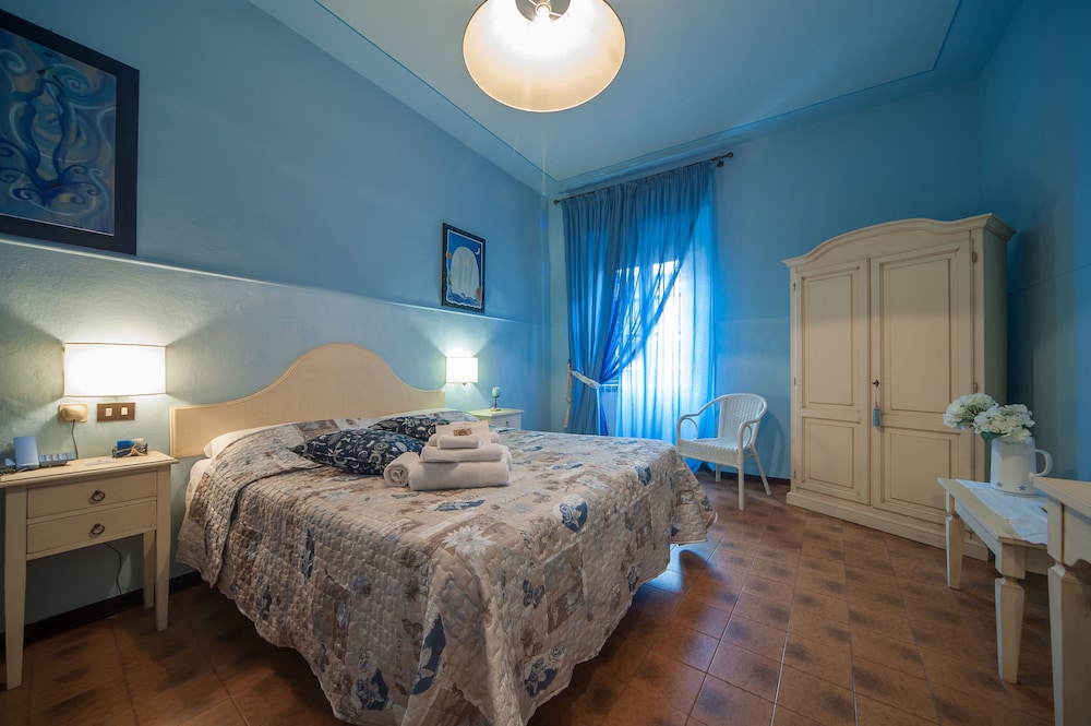 Economy Double or Twin Room, 1 Bedroom, Non Smoking, Private Bathroom - Photo 1