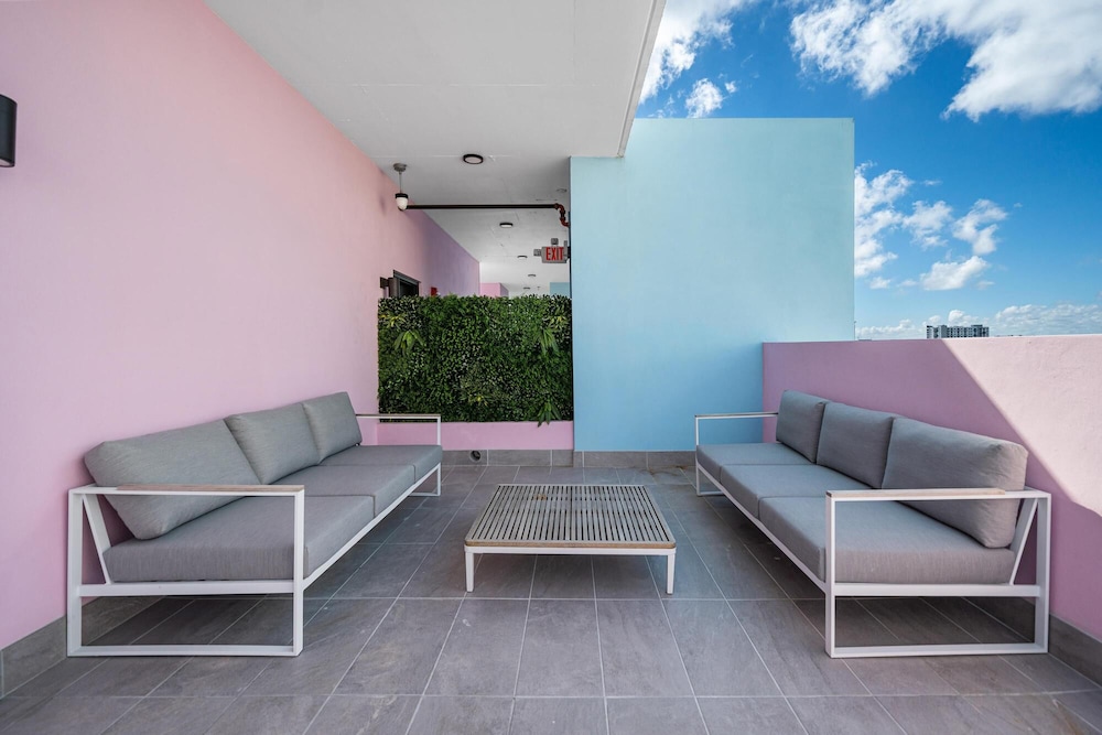 Exclusive Penthouse, 3 Bedrooms, Balcony, City View photo 1