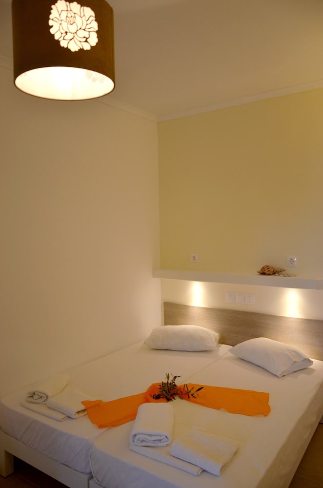 Deluxe Double Room, 1 Double Bed with Sofa bed - Photo 1