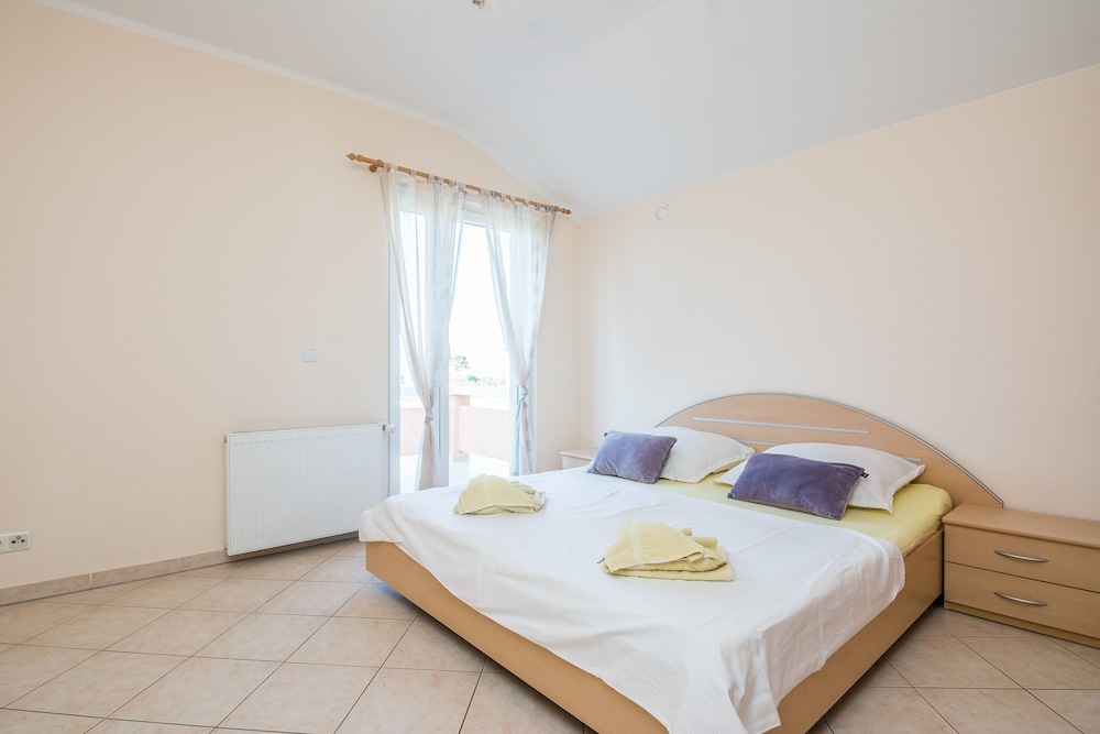 Economy Apartment (A2)