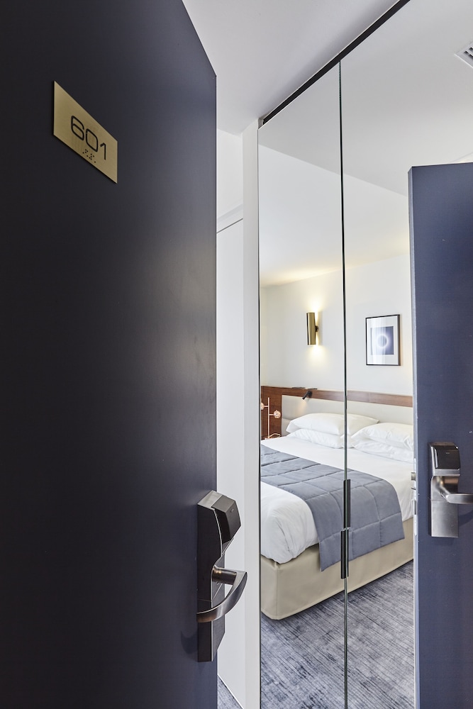 Deluxe Double Room, 1 Queen Bed, Resort View photo 3