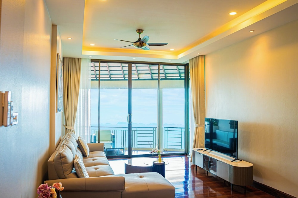 Sunset 2 Bedroom Penthouse - Photo 10