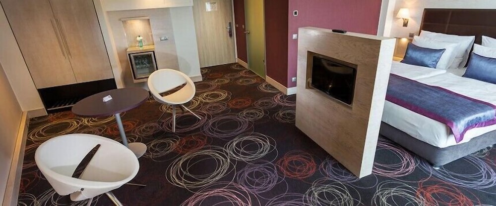 Double Room - Disability Access photo 2