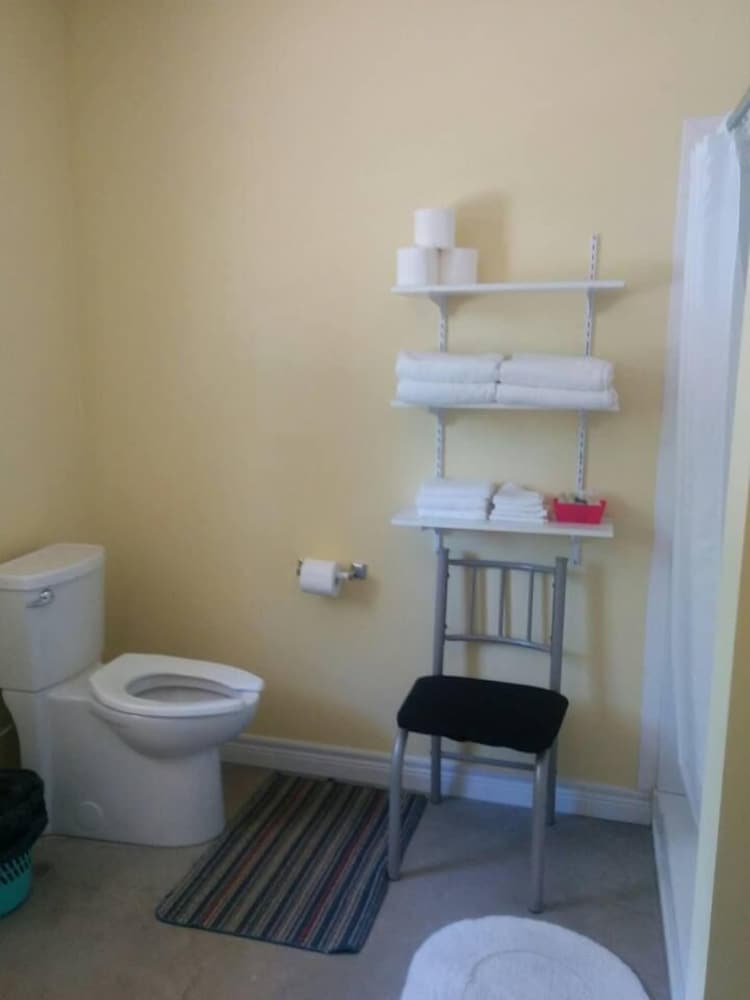 Standard Room, 1 Queen Bed, Accessible (Room 6) photo 2