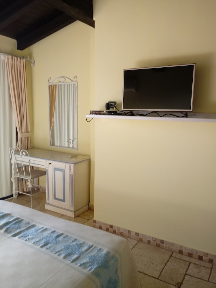Double or Twin Room, Terrace, Sea View photo 2