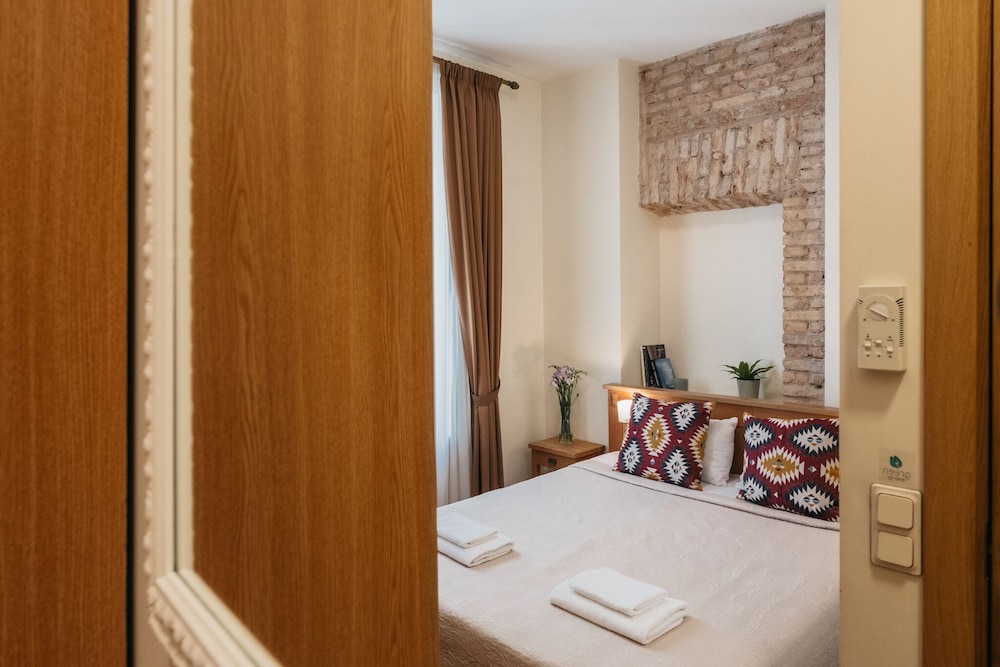 Standard Double Room - Photo 2