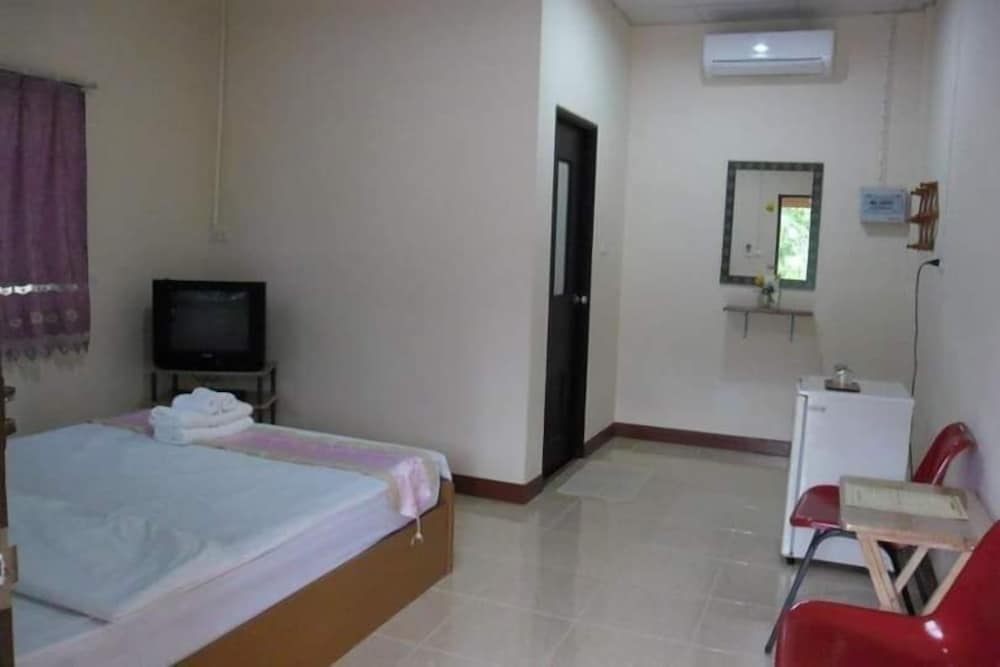 Standard Room (Fan) photo 2