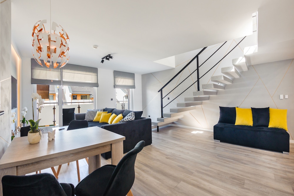 Apartment (78B/3B) photo 1