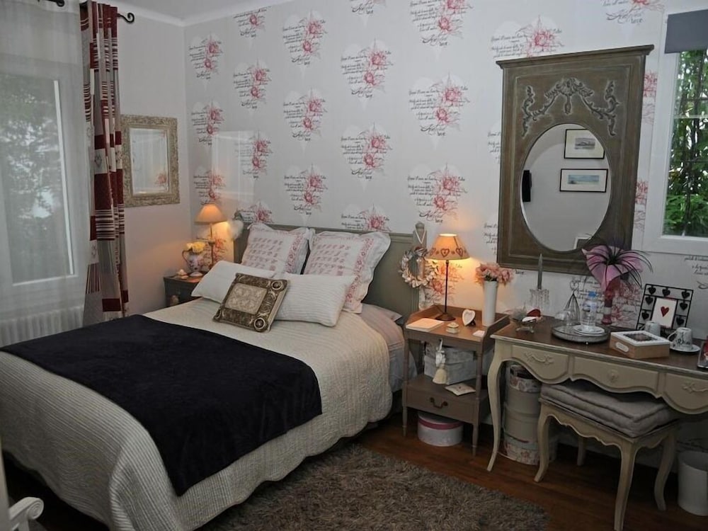 Double Room, Private Bathroom (Les Mots De Coeur) photo 1