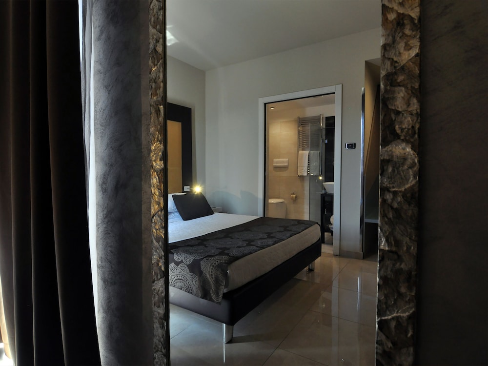 Standard Room - Photo 2