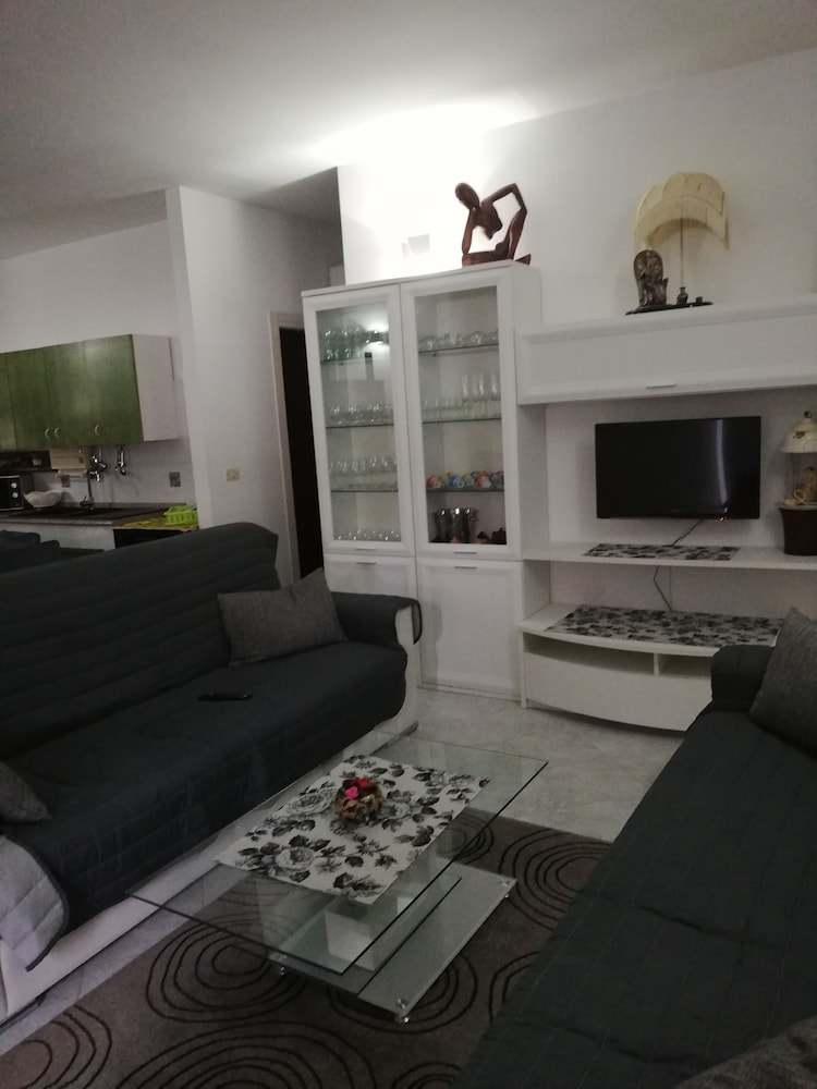 Traditional Condo, 5 Bedrooms photo 2