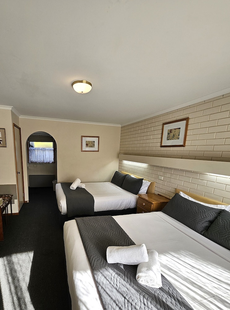 Standard Quadruple Room, 1 Bedroom, Non Smoking photo 2