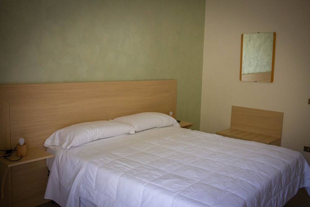 Basic Triple Room