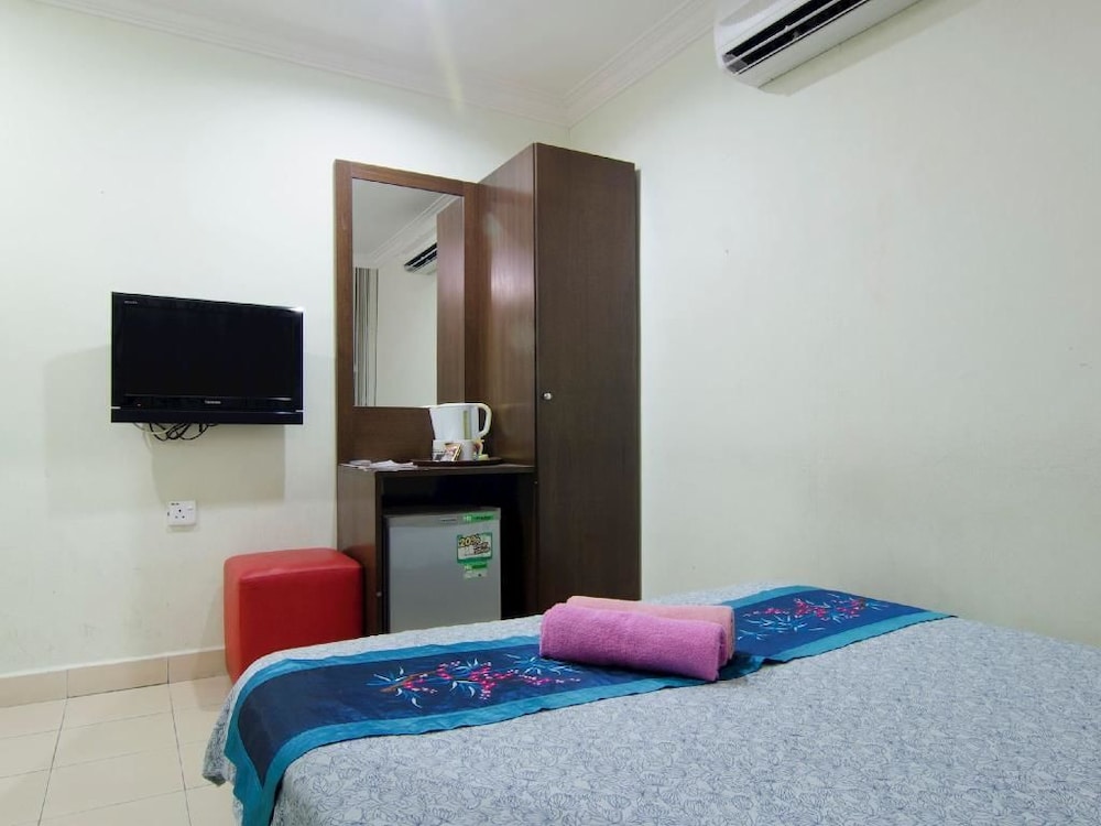 Standard Room (No Window) photo 1