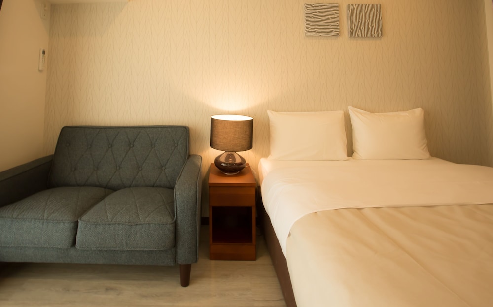Double Room, Non Smoking - Photo 32