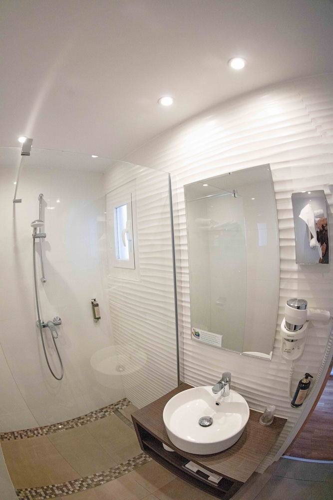 Superior Double Room, Pool View - Photo 4