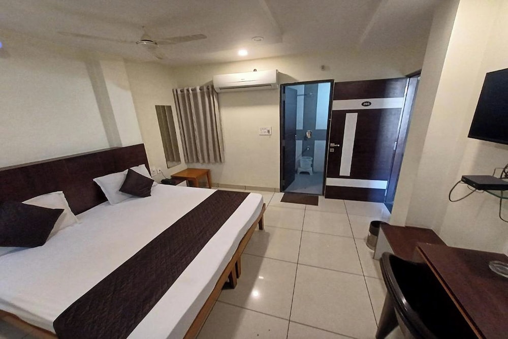 Super Deluxe Room - Photo 6