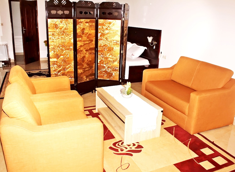Standard Suite - Photo 1