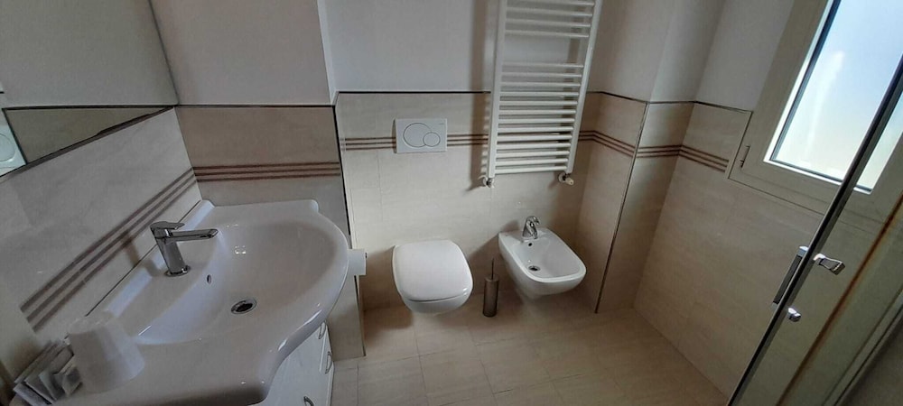 Family Room - Photo 4