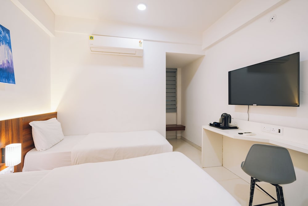 Deluxe Room - Photo 4