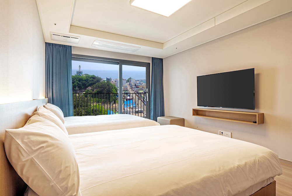 Panorama Ocean View Deluxe Double Twin - Photo 5
